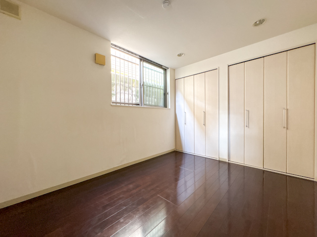 ひっそりと佇む一戸建て _の内観