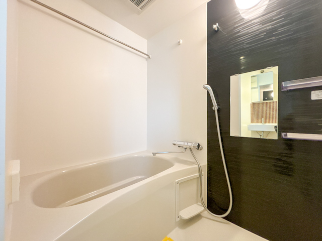 裸足になりたい床 101の内観