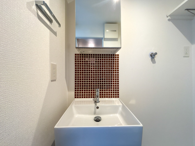 裸足になりたい床 101の内観