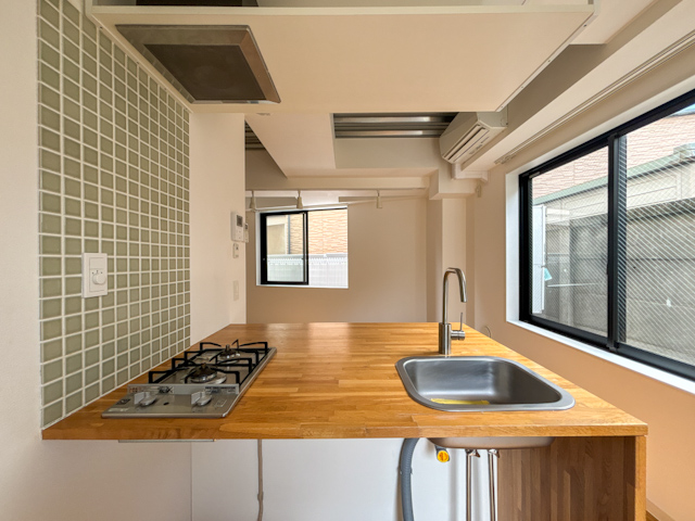 裸足になりたい床 101の外観