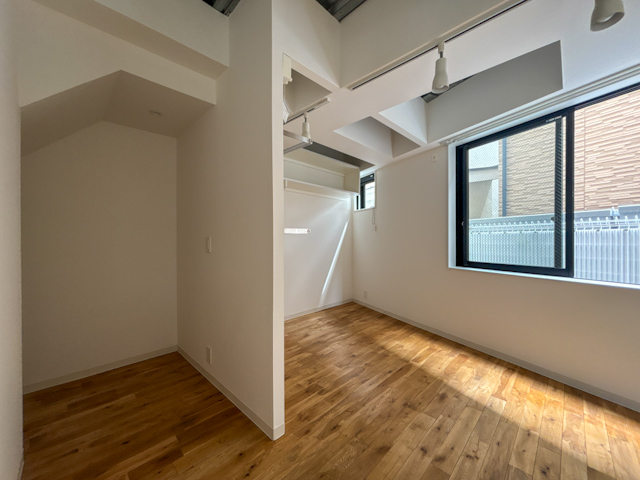 裸足になりたい床 101の内観