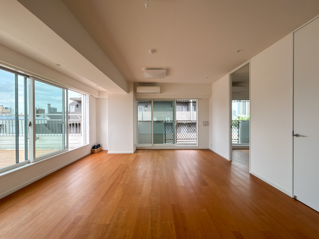 うちのテラス、踊れるんだよね 601の内観