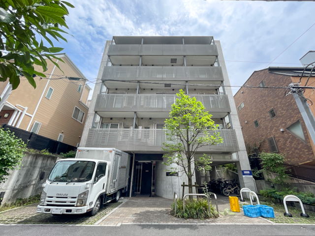 新宿摩天楼 503の内観