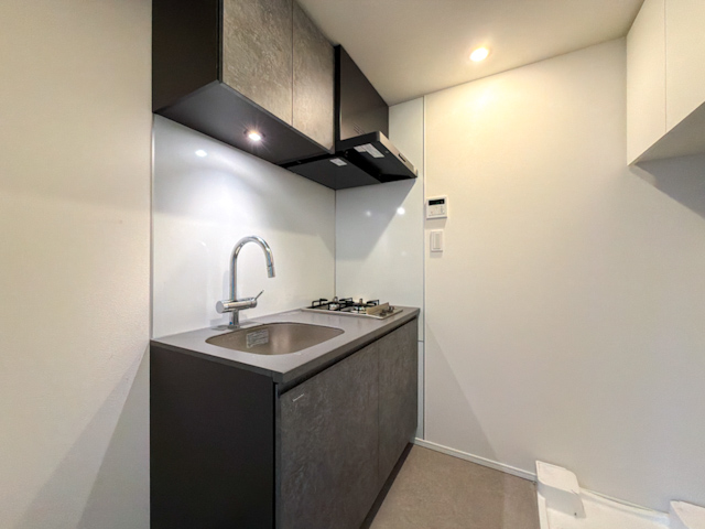 静けさと上質さ 002の内観