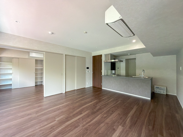 緑を間近に 002の内観