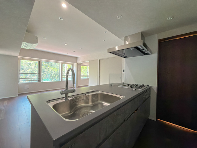 緑を間近に 002の内観