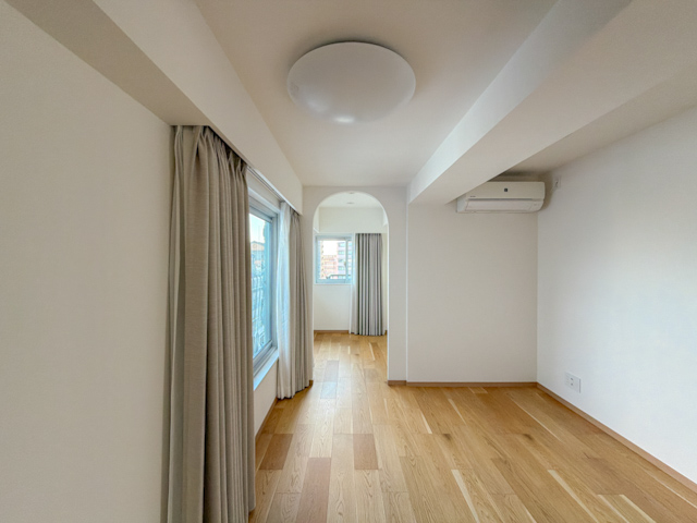 にっこりアーチ 909の内観