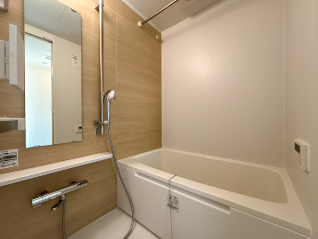 光で満たされる 301の内観