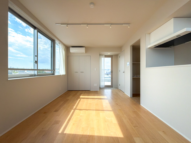 空に近い場所で 501の内観