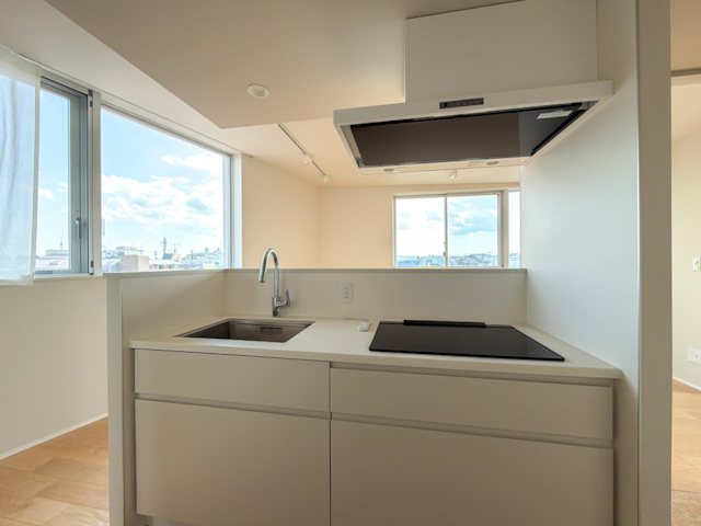 空に近い場所で 501の内観