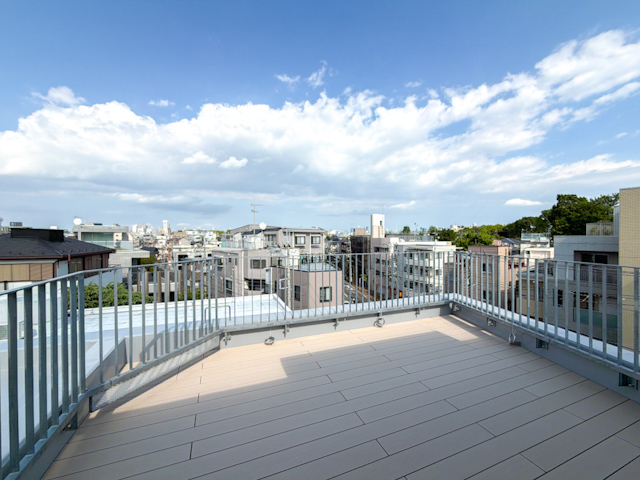 空に近い場所で 501の内観