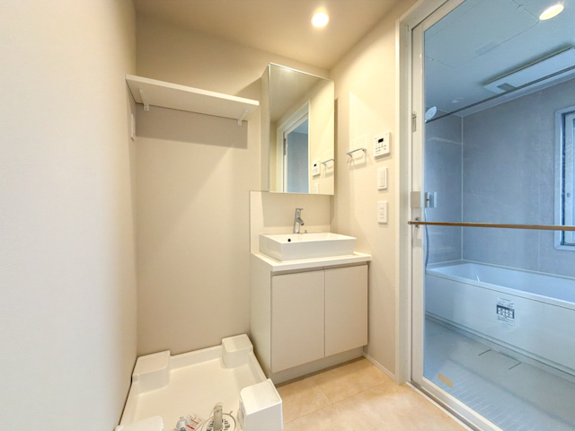 空に近い場所で 501の内観