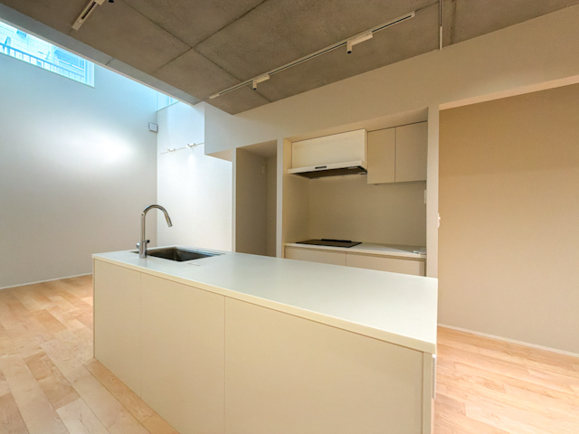 乾杯しよ！ 103の内観