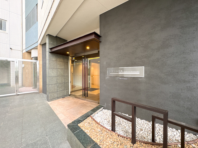 バランスが良い 206の内観