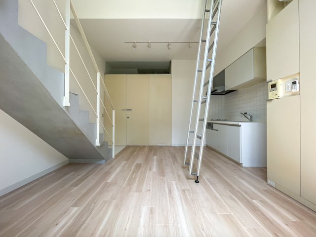 天井高をフル活用 4の内観