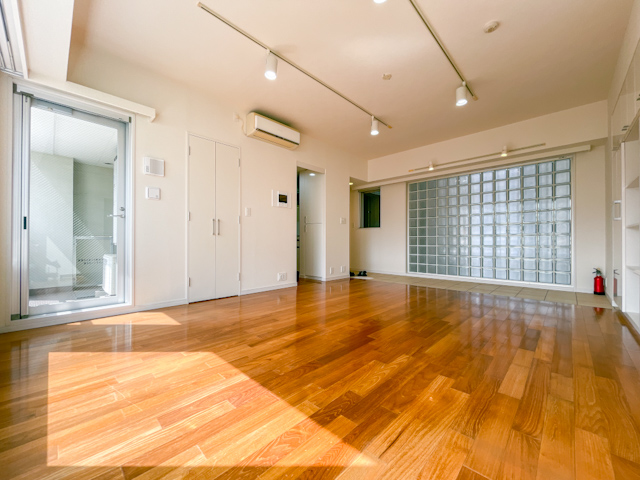 渋谷で音を奏でる 301の内観