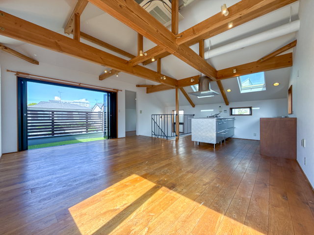 戸建で大型犬と 1の内観