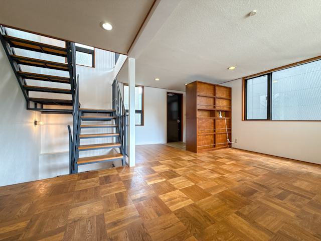 戸建で大型犬と 1の内観