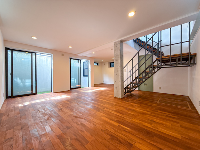 戸建で大型犬と 1の内観