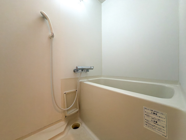 街のそばに 102の内観