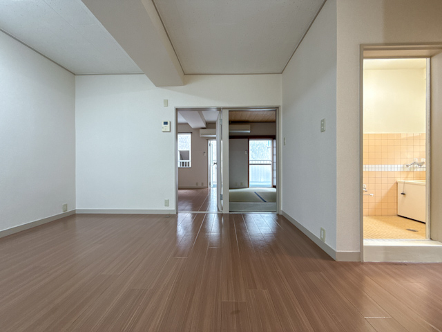 彩りレトロ 301の内観