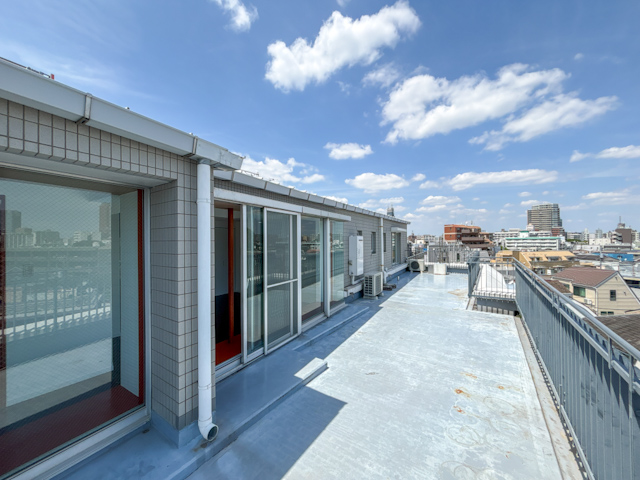 暮らしに空を添えて 502の内観