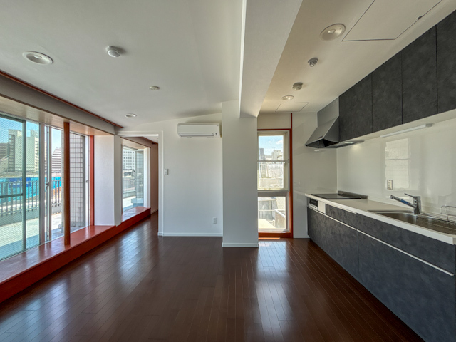 暮らしに空を添えて 502の内観