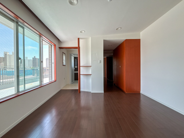 暮らしに空を添えて 502の内観