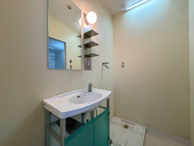 駅近メゾネット 101の内観