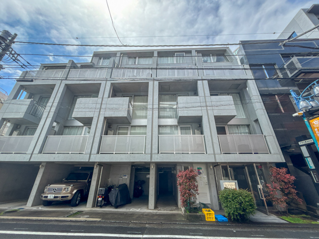 駅近メゾネット 101の内観