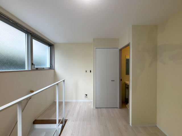 駅近メゾネット 101の内観