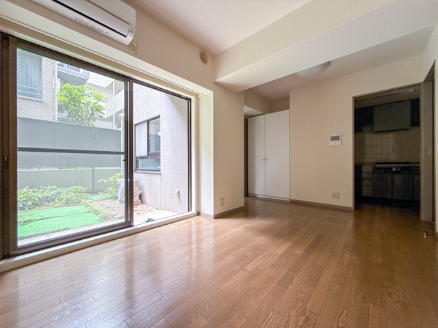 お庭のある暮らし 102の内観