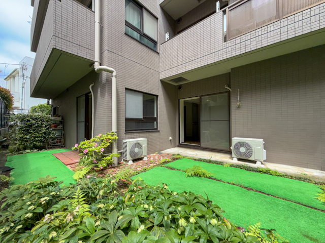 お庭のある暮らし 102の内観