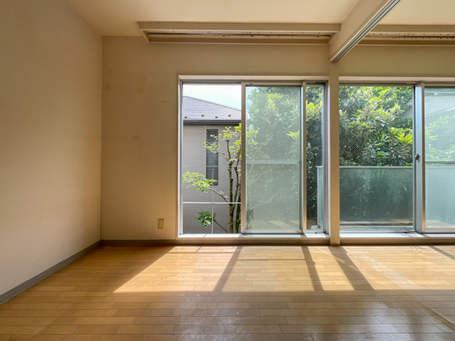 中目で木漏れ日 203の外観