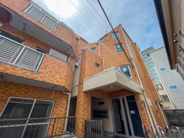 白金の奥のレトロ 201の内観