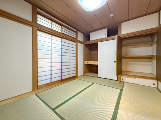 昭和レトロとポチとタマ 1の内観