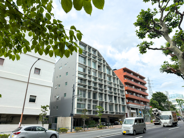 緑とコンクリートのあいだで 413の内観