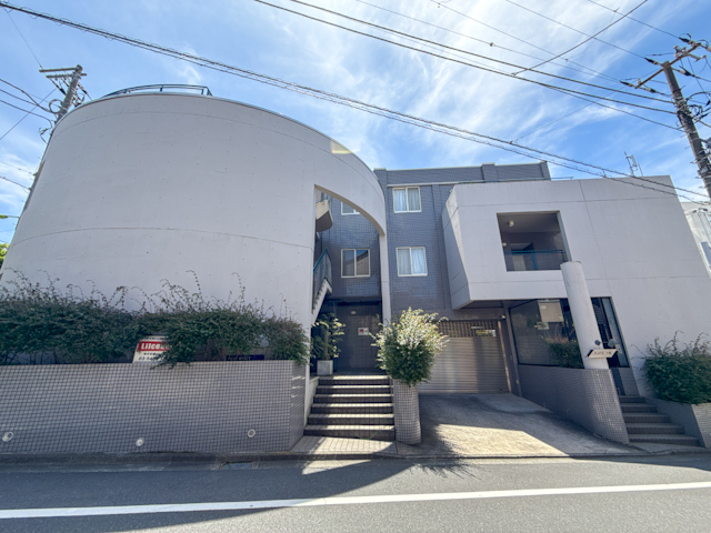 黄緑キッチンと青空と 302の内観