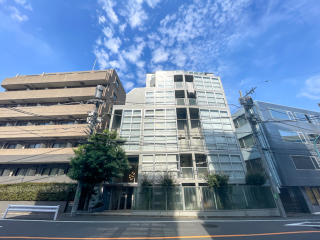 地下だけど 103の内観
