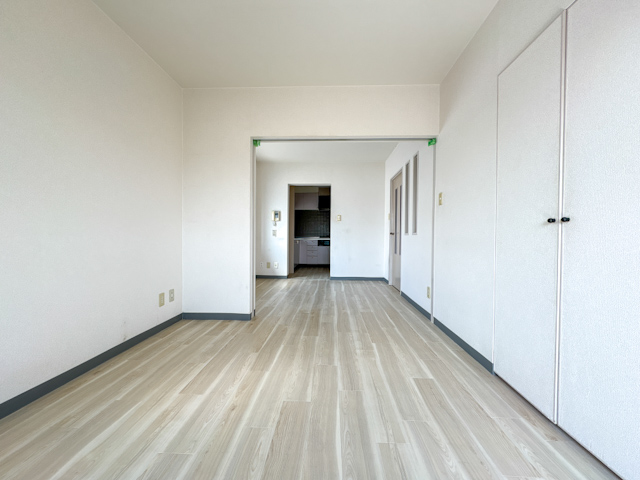 ふたりと、二匹。 402の内観
