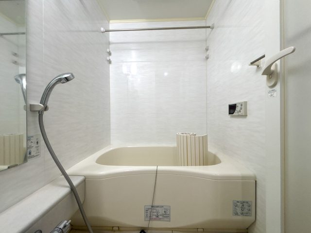 桜が、街の名前になった町 302の内観