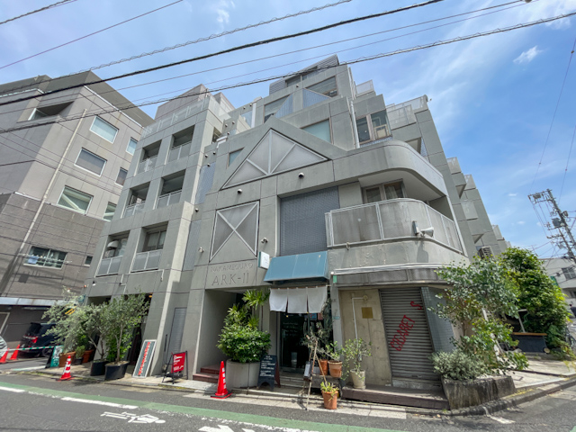 中目のくすみブルー 203の内観