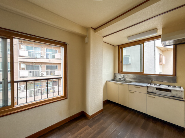 渓谷の近くで、レトロに住まう 301の内観