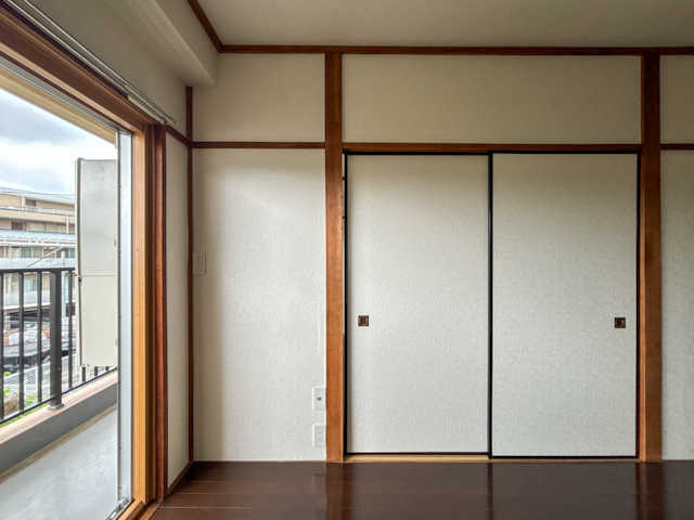 渓谷の近くで、レトロに住まう 301の内観