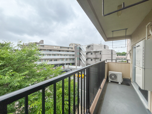 渓谷の近くで、レトロに住まう 301の内観