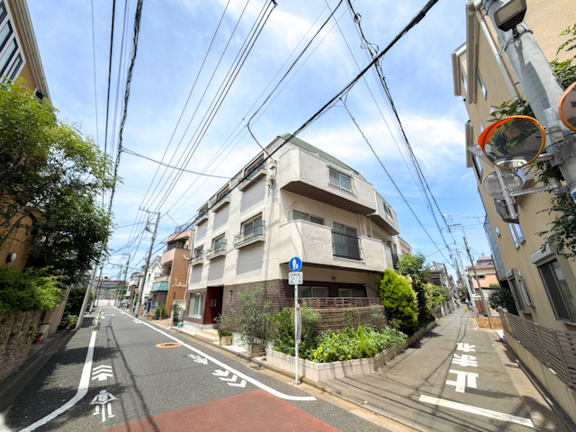 どこまでも、どこまでも 301の内観