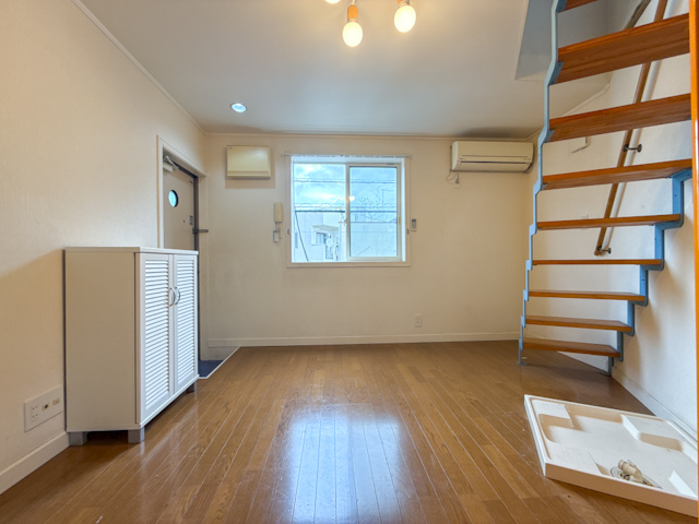 ご機嫌な屋根裏部屋で 201の内観