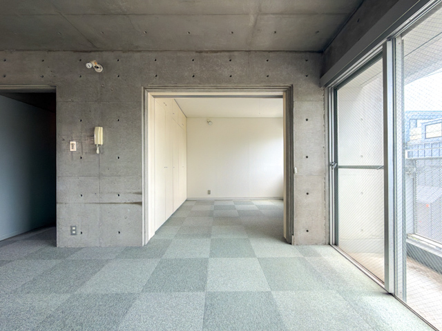 NUMA BASE 201の外観
