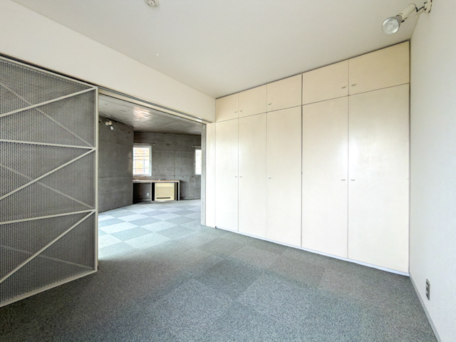 NUMA BASE 201の内観