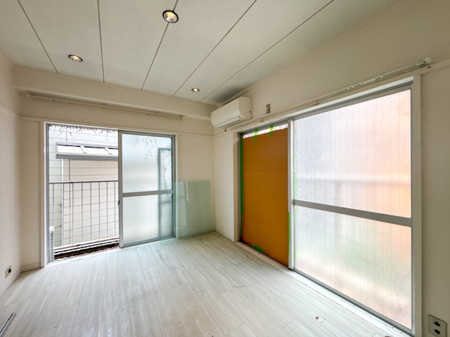 街を楽しむなら、この立地 302の内観